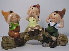 Фигурка декоративная Гномы на бревне (02-6) (12х19)