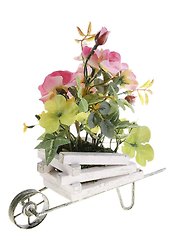 Композиция из искусственных цветов тележка (23 см) (255257)