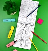 Модные девчонки. Книжка-раскраска - 2