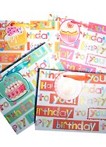Пакет подарочный бумажный А5 23*18*10 "Нappy birthday. С тегом пирожоное", нейтр., мат. ламинат, Хансибэг