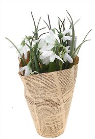 Композиция из искусственных цветов подснежники в газете (24 см) (620260)