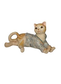 Декоративная статуэтка из полирезины Кошка (23,8х13,4х12,5) (33852)