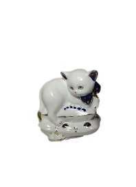 Фигурка Кошечка фарфор в подарочной упаковке (9х6,5х10,3) (53008)