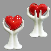 Ваза декоративная Руки с сердцем (22х13) (71207)