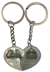 Брелок мет.сердце "Исаакий-Медный-Спас-Мосты" цв.ант.олово