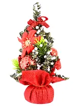 Декоративная ёлка с красным декором на подставке (пластик) (20 см)