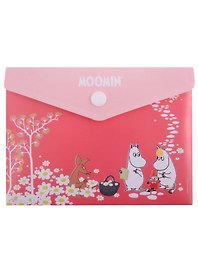 Папка -конверт «MOOMIN. Муми -тролль и Фрекен Снорк на цветочной поляне» А6 на кнопке