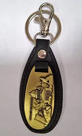 Брелок металл/кожа Коллаж СПб Мост/Исаакий/Грифон  [КЕ1-00076]