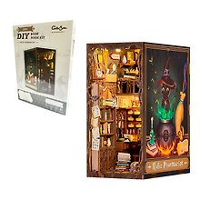 SZ05 Конструктор интерьерный  – сборный домик CuteBee - Волшебный Фармацевт, 282 деталей (материалы: дерево, картон, пластик, металл), со световыми эффектами (подсветка интерьера), с питанием от 2хААА батареек (не включены), серия DIY, возраст 14+
