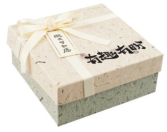 Коробка подарочная Иероглифы 18*18*7.5см, картон
